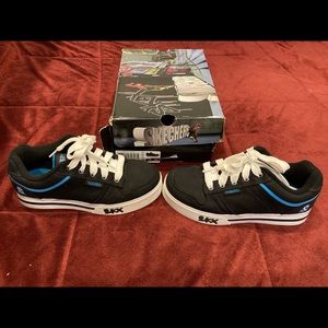 Skechers tennis shoes